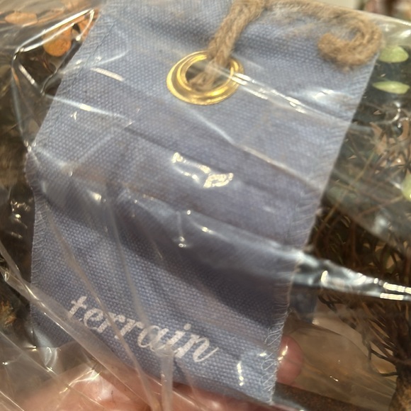 Hydrangia Wreath - Picture 8 of 8